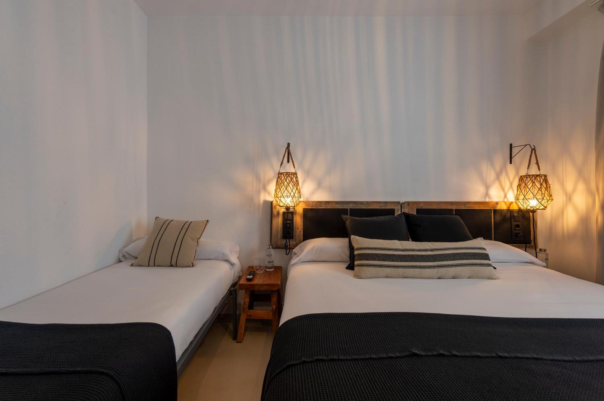 Hostal Boutique Es Menut Tossa de Mar Ngoại thất bức ảnh
