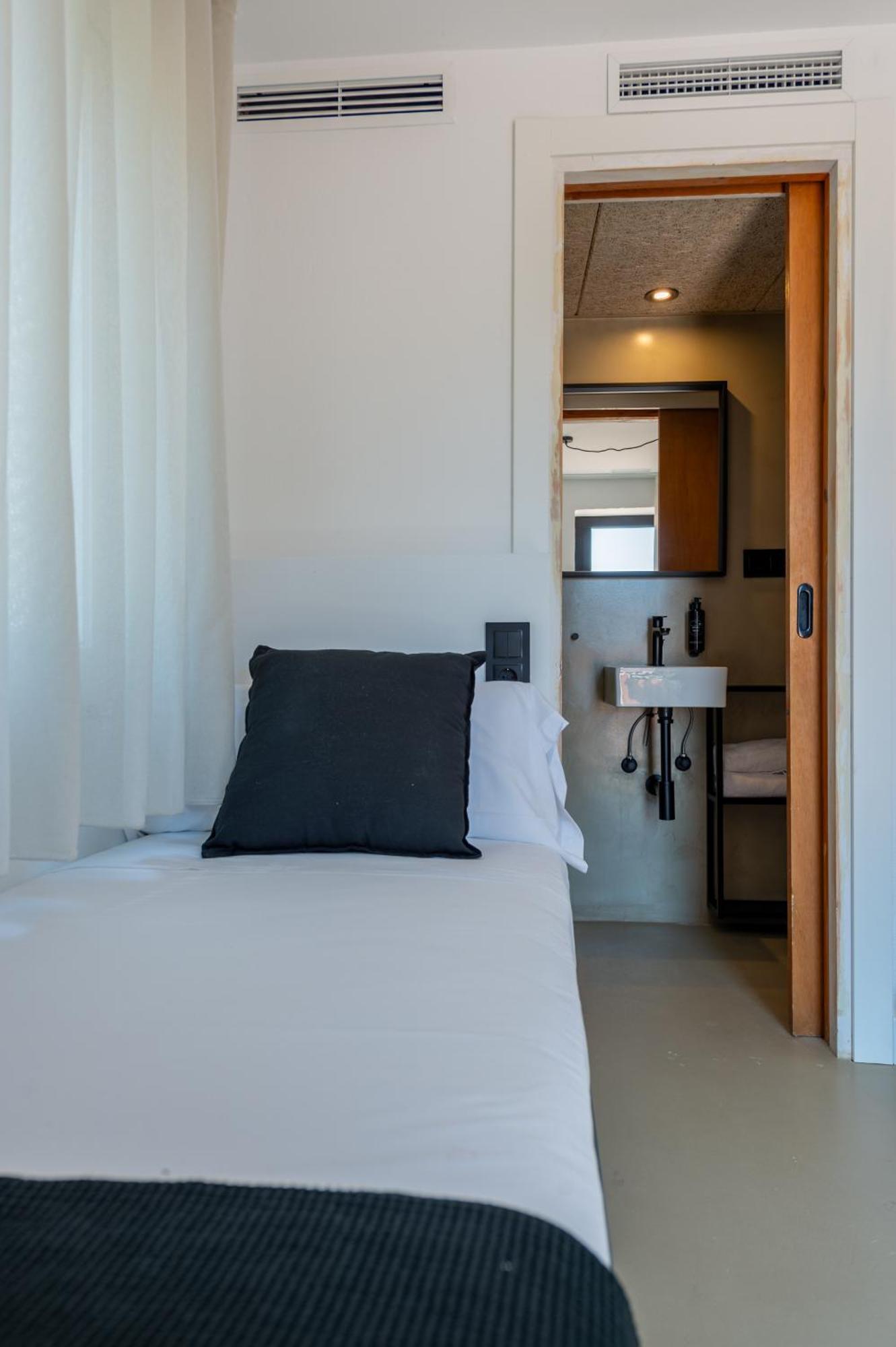 Hostal Boutique Es Menut Tossa de Mar Ngoại thất bức ảnh