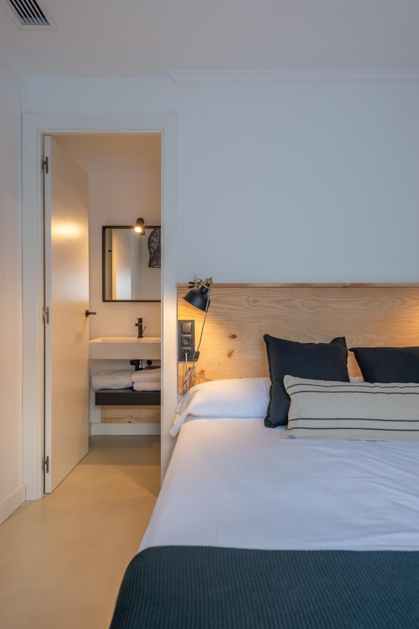 Hostal Boutique Es Menut Tossa de Mar Ngoại thất bức ảnh