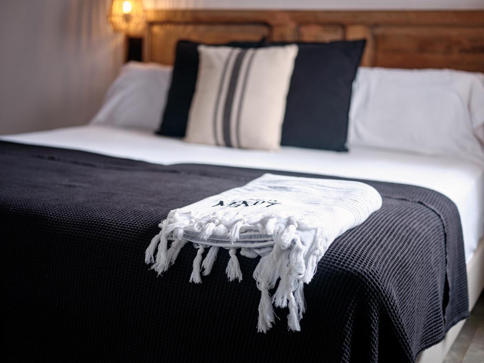 Hostal Boutique Es Menut Tossa de Mar Ngoại thất bức ảnh